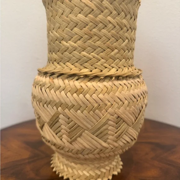Handwoven Tarahumara Indian Natural Basket Vase 12” - Picture 2 of 8